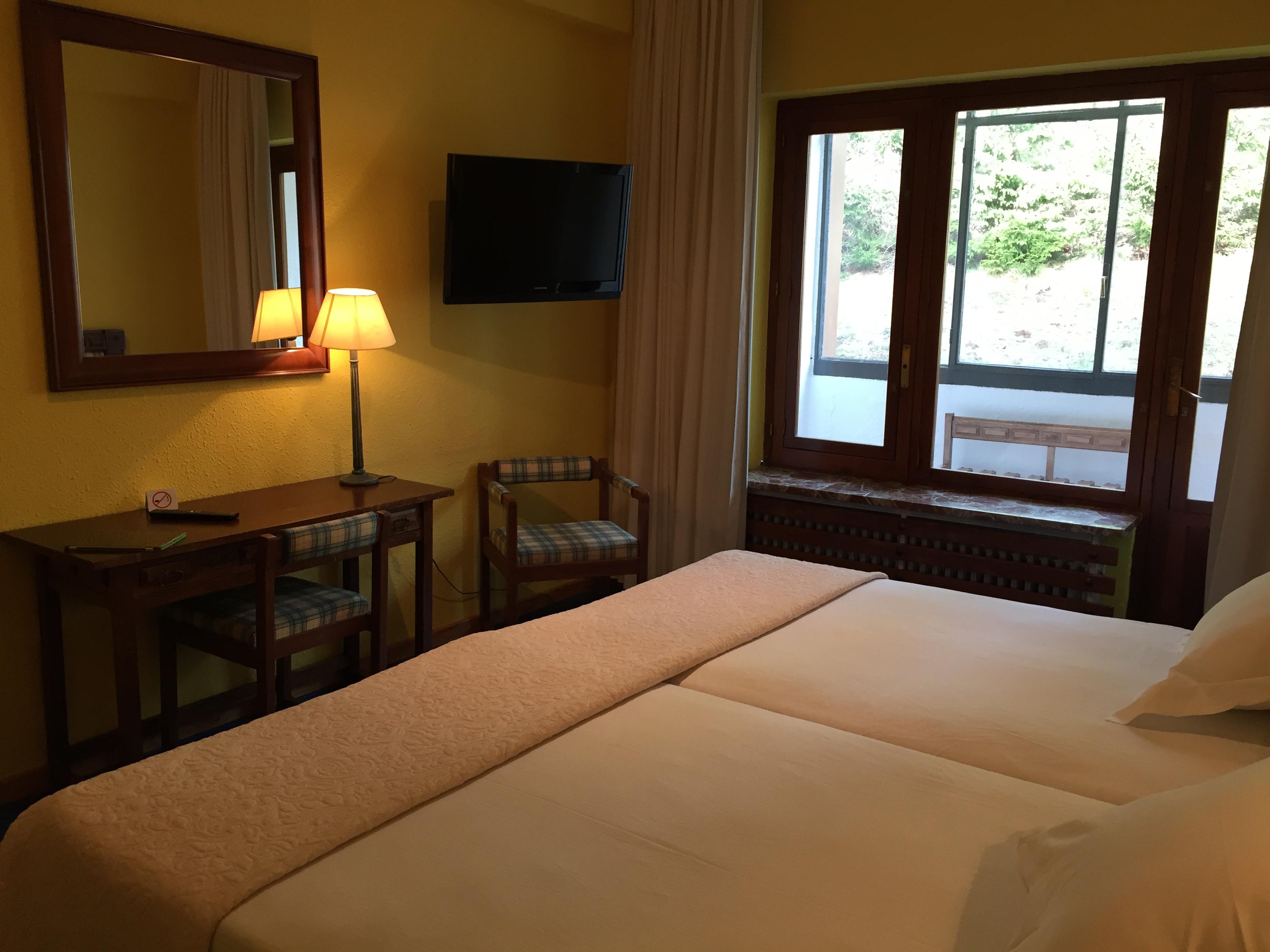 Hotel Edelweiss Candanchu Bagian luar foto