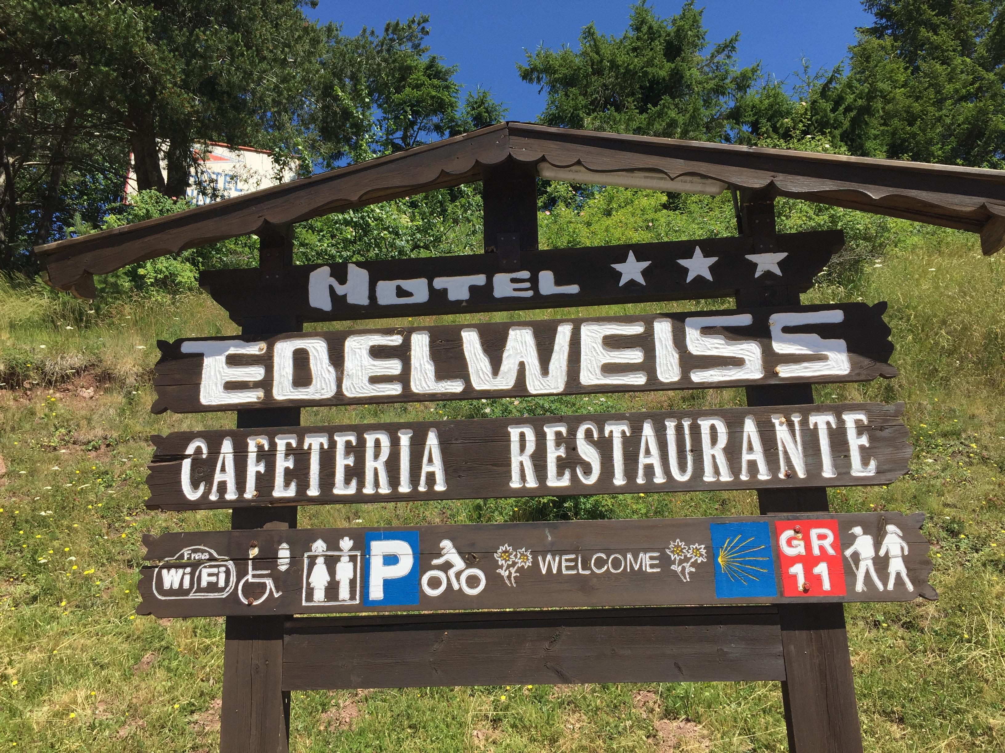 Hotel Edelweiss Candanchu Bagian luar foto