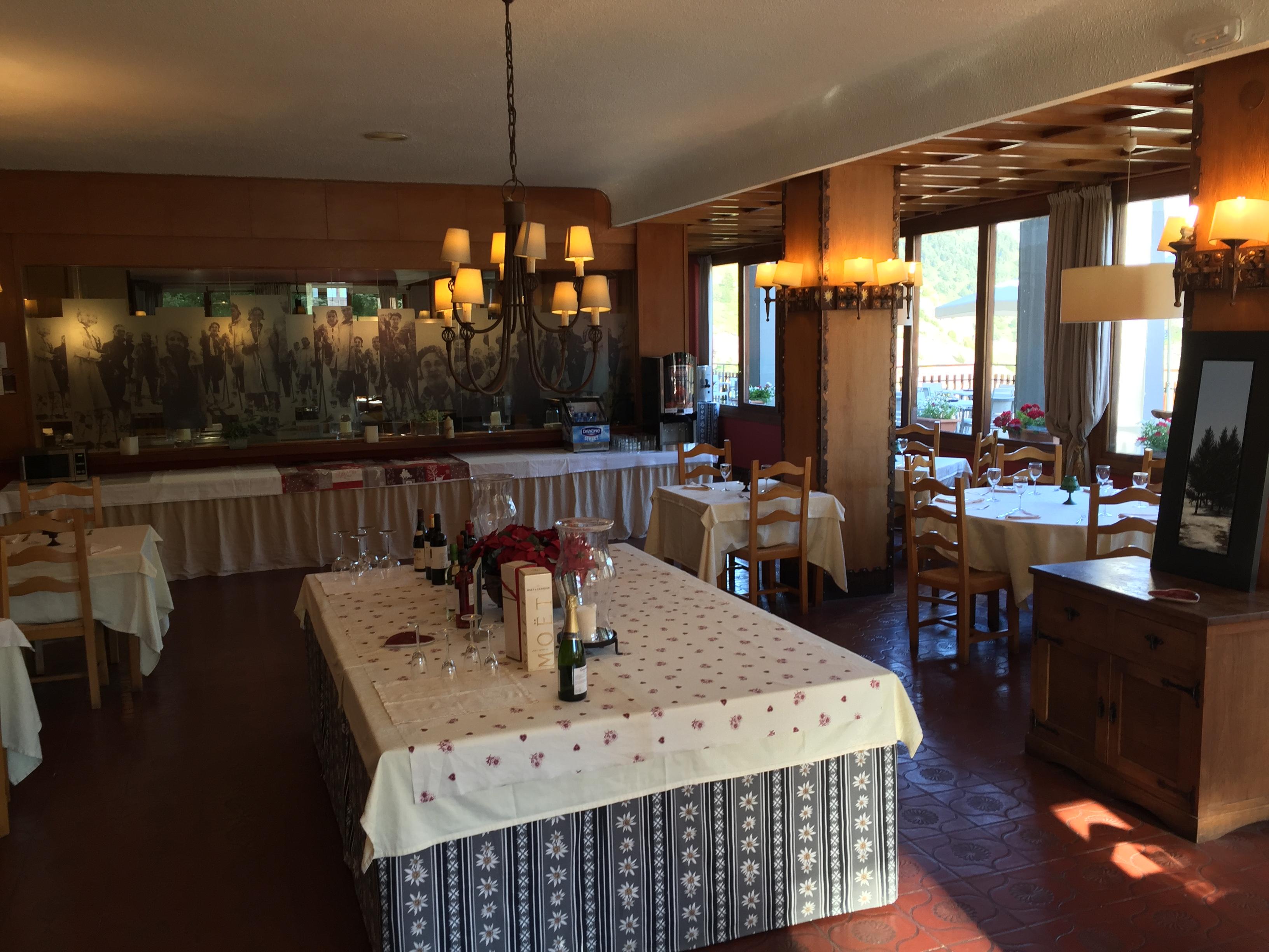 Hotel Edelweiss Candanchu Bagian luar foto