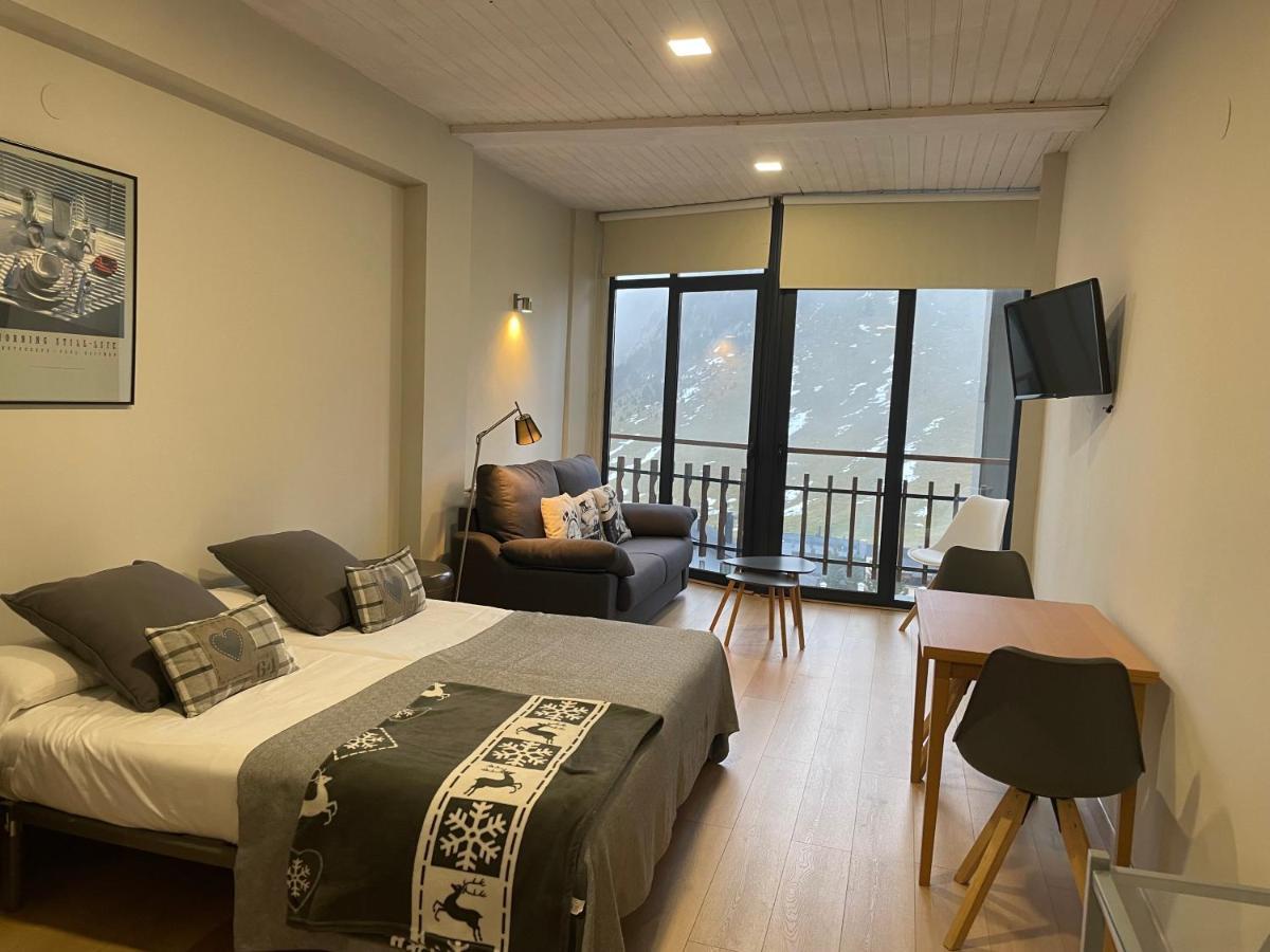 Hotel Edelweiss Candanchu Bagian luar foto