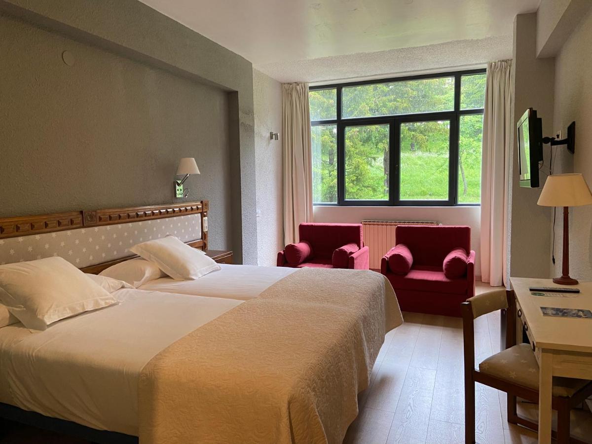 Hotel Edelweiss Candanchu Bagian luar foto