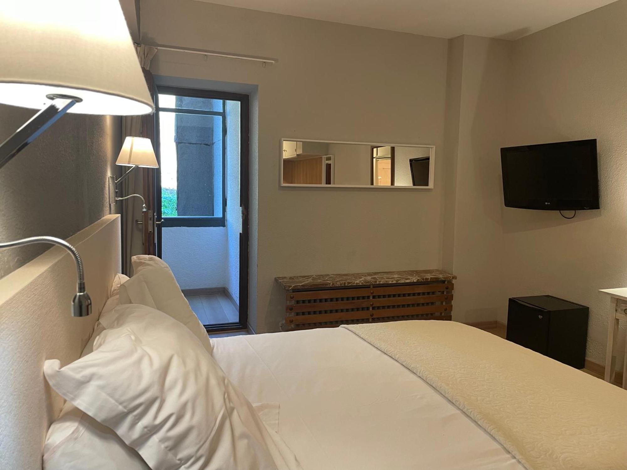 Hotel Edelweiss Candanchu Ruang foto