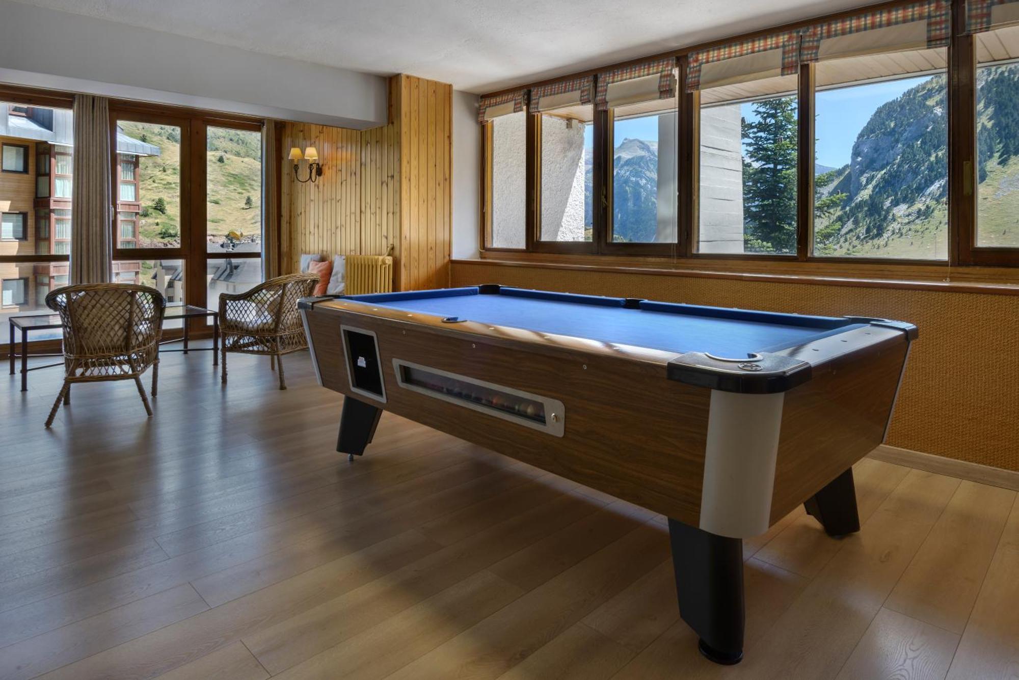 Hotel Edelweiss Candanchu Bagian luar foto