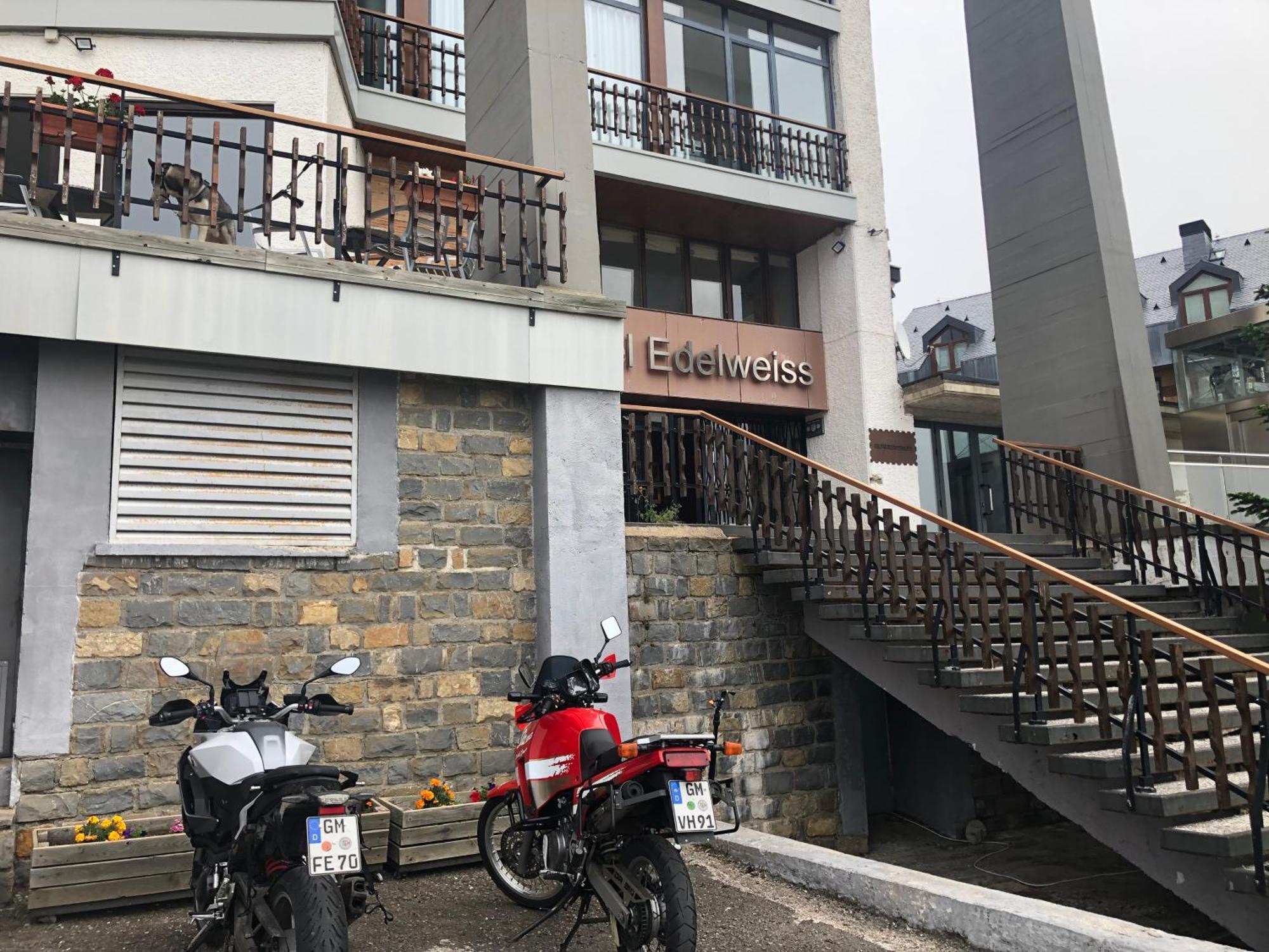 Hotel Edelweiss Candanchu Bagian luar foto