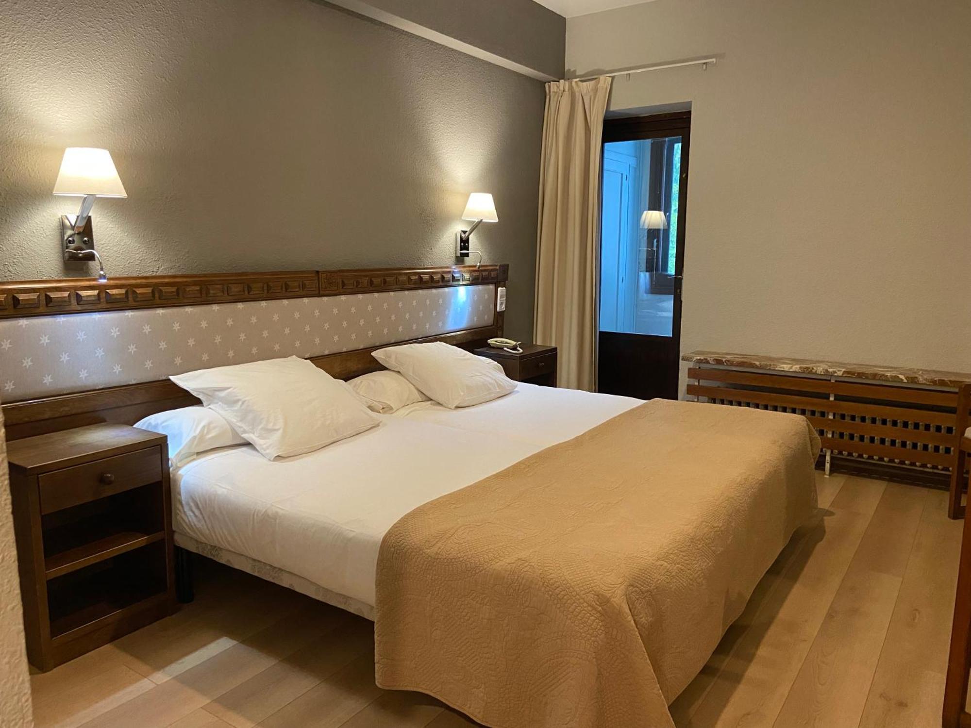Hotel Edelweiss Candanchu Ruang foto