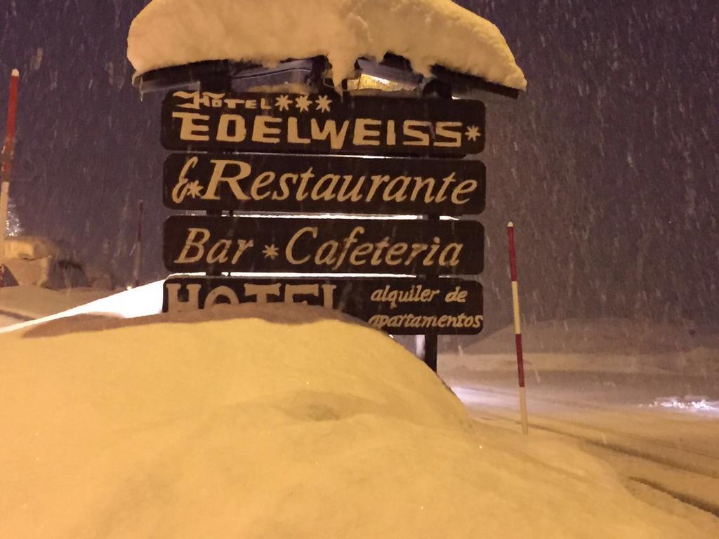 Hotel Edelweiss Candanchu Bagian luar foto