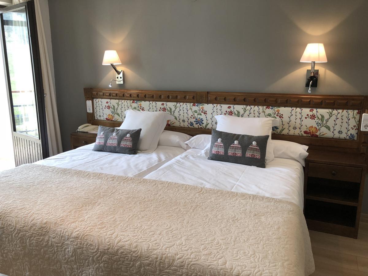 Hotel Edelweiss Candanchu Bagian luar foto